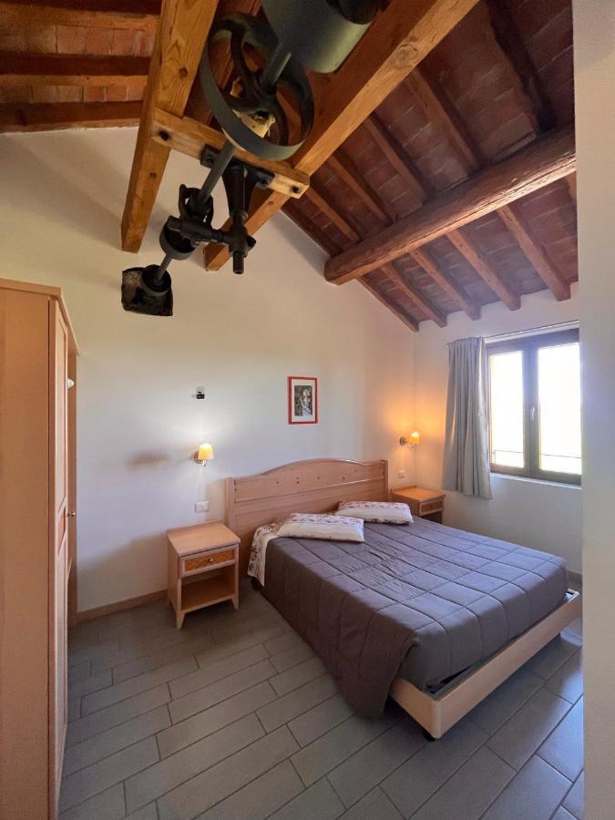 Hotel Il Mulino B&B Vaiano  Ruang foto