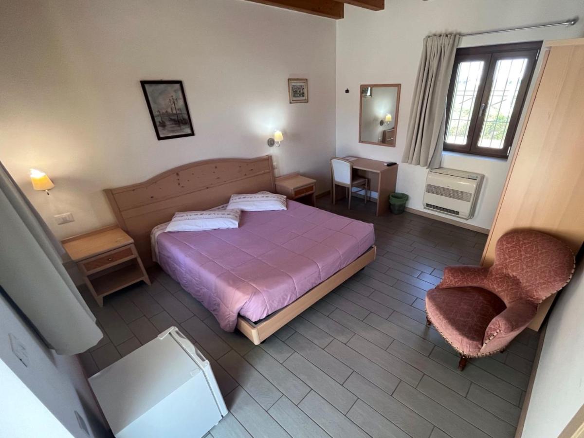 Hotel Il Mulino B&B Vaiano  Ruang foto